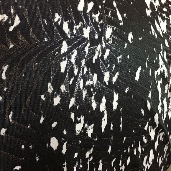 Chic Black Umgee Midi Swing Dress with Metallic Silver Print - Picture 6 of 8